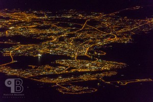 Luftaufnahme Anflug Abu Dhabi bei Nacht